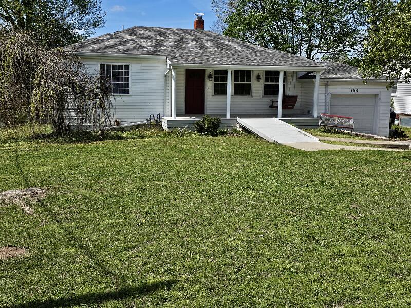 109 N Maple Lane