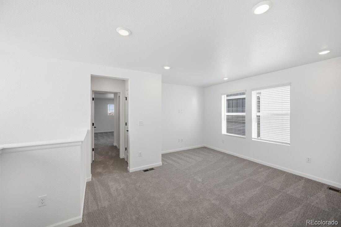 1185 Prospect Aly