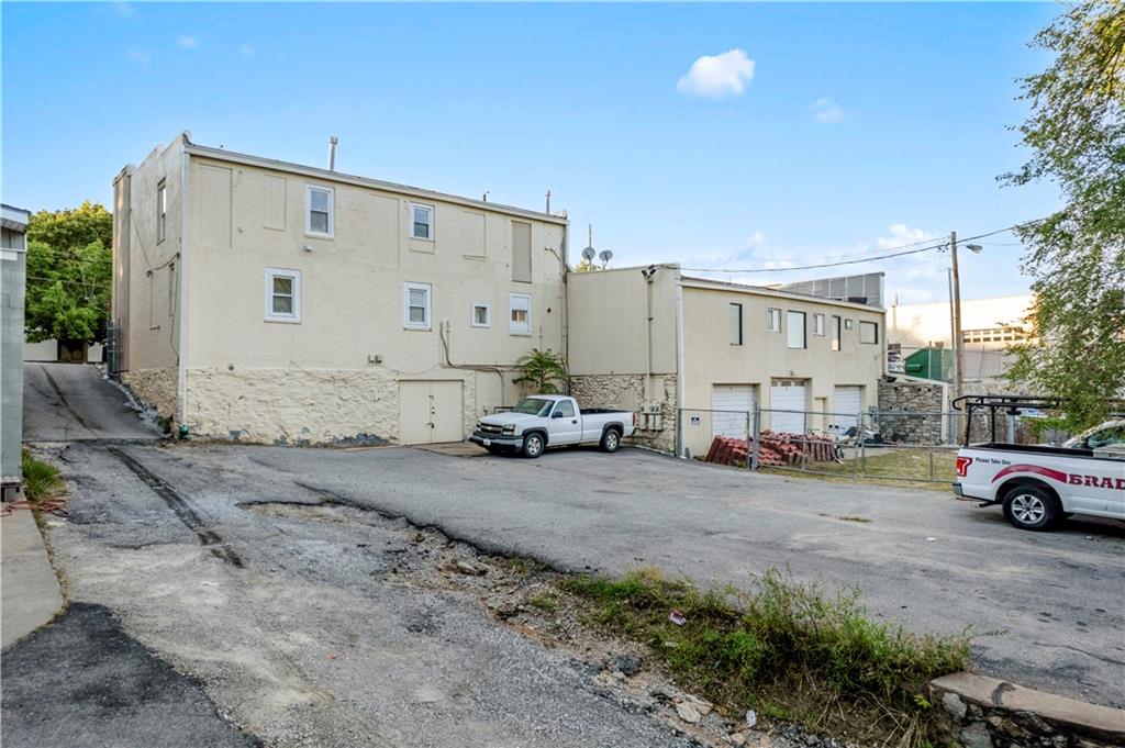 1119-1125 Merriam Lane