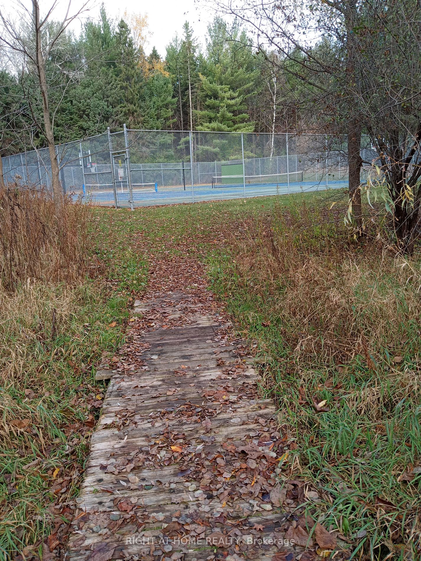 7 Pine River Cres
