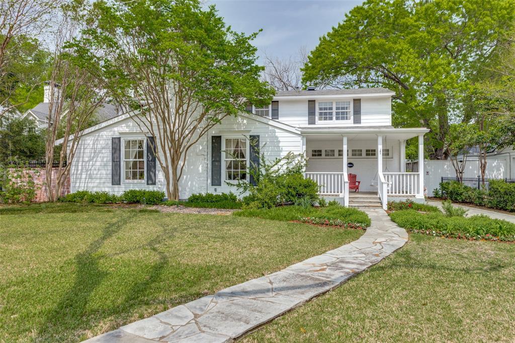 Lovely home in desirable Ridglea North has been well cared for.  Beautiful original hardwoods throughout the house except utility room, bonus room and bathrooms.   Kitchen has abundance of cabinets, stainless steel appliances, granite countertops, built in refrigerator and reverse osmosis water treatment at the kitchen sink.  Home security system with doorbells at front and back door.  Charming backyard with patio and exceptional landscaping and insulated shed with electricity.  Windowed utility room has floor drain, utility sink, nice view of the backyard, washer and dryer hookups.  
This is a fantastic opportunity to be on one of the prettiest blocks in Ridglea North.