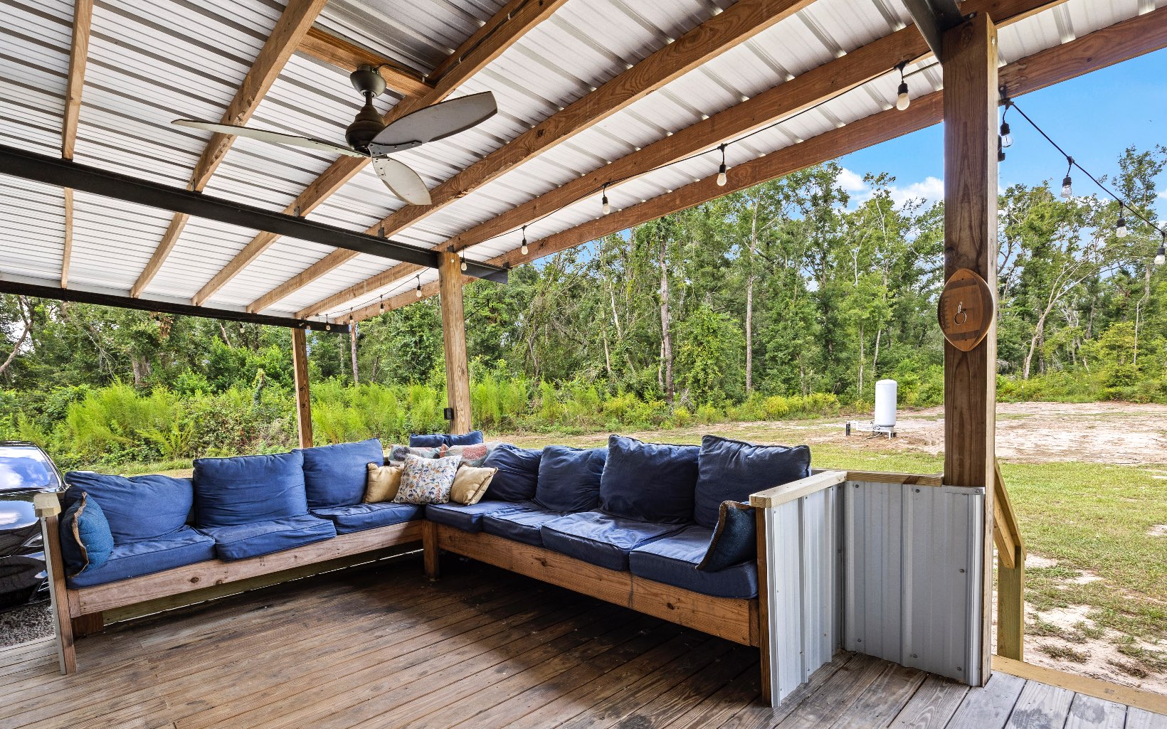 1935 NE Shady Oaks Rd