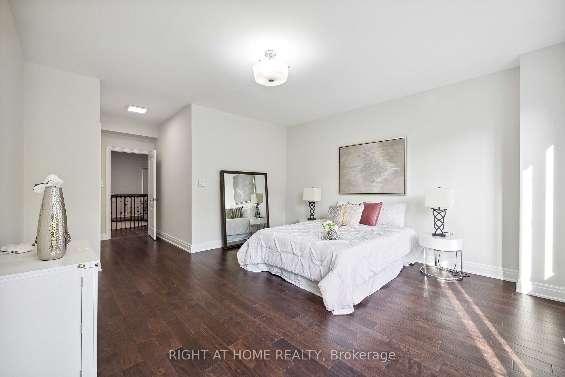 212 Walmer Rd