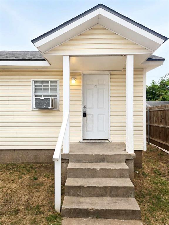 Are you looking for something quaint and small for yourself? Look no further. You are basically in the middle of town, close to the Paseo, Midtown and Arts Districts. This cute little one bedroom has a refrigerator, stove, air conditioners, and lots of closet space. Schedule your showing today! This one won't last long!