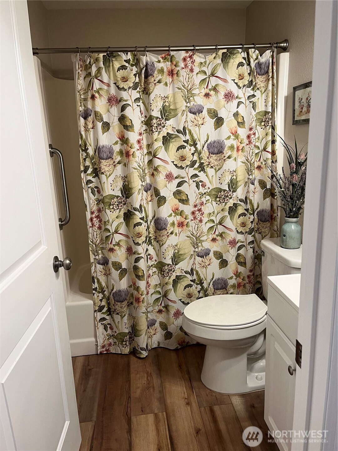 102 N Narwhal Loop NW