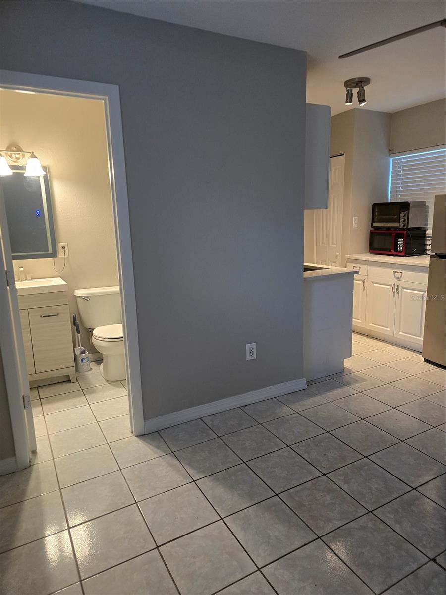 2306 W Saint Joseph Street #2