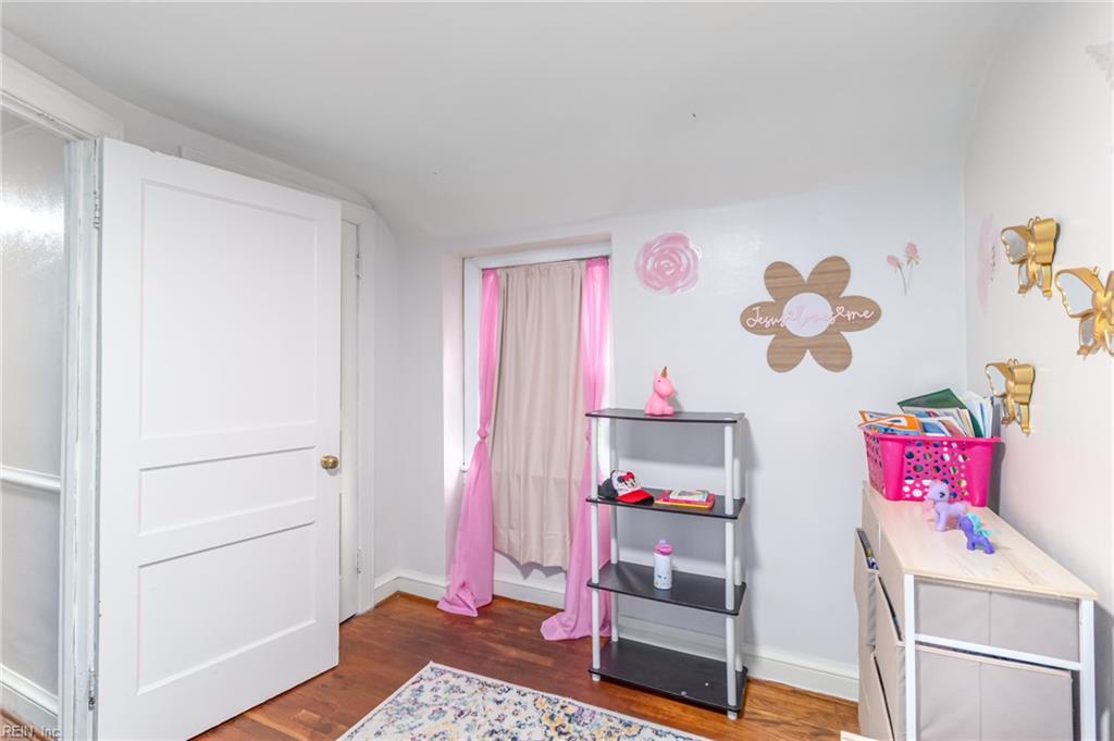 937 Dogwood Terrace