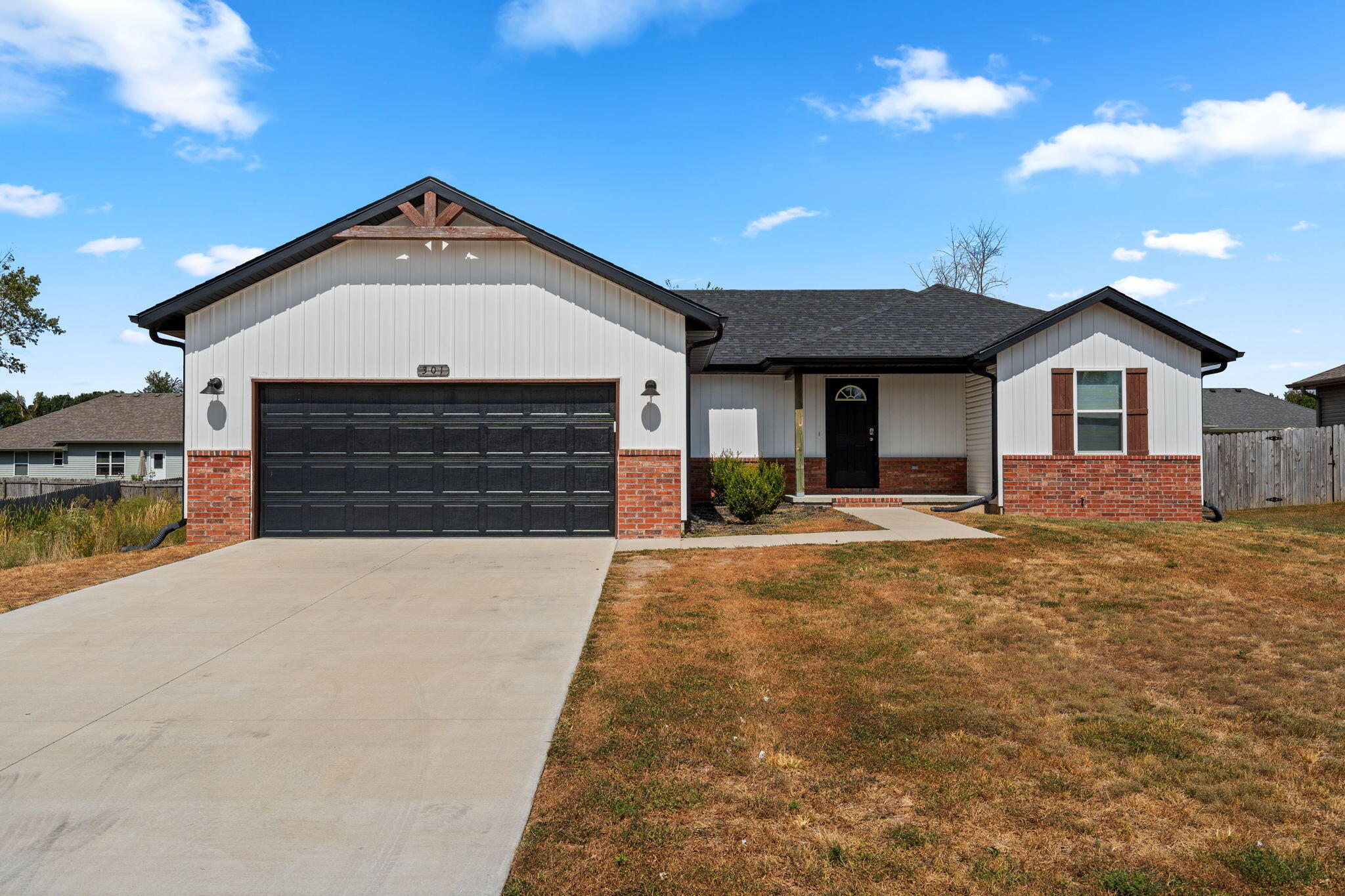 301 E Rosalie