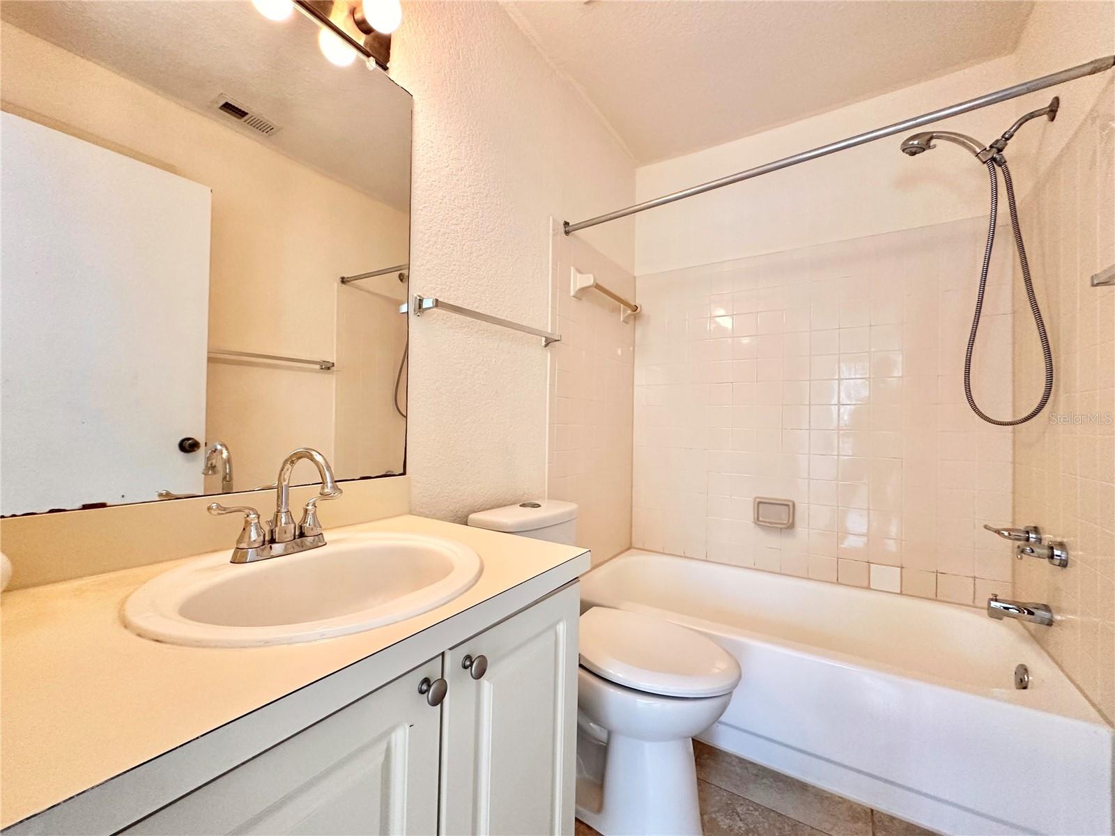 2550 N Alafaya Trail 12206