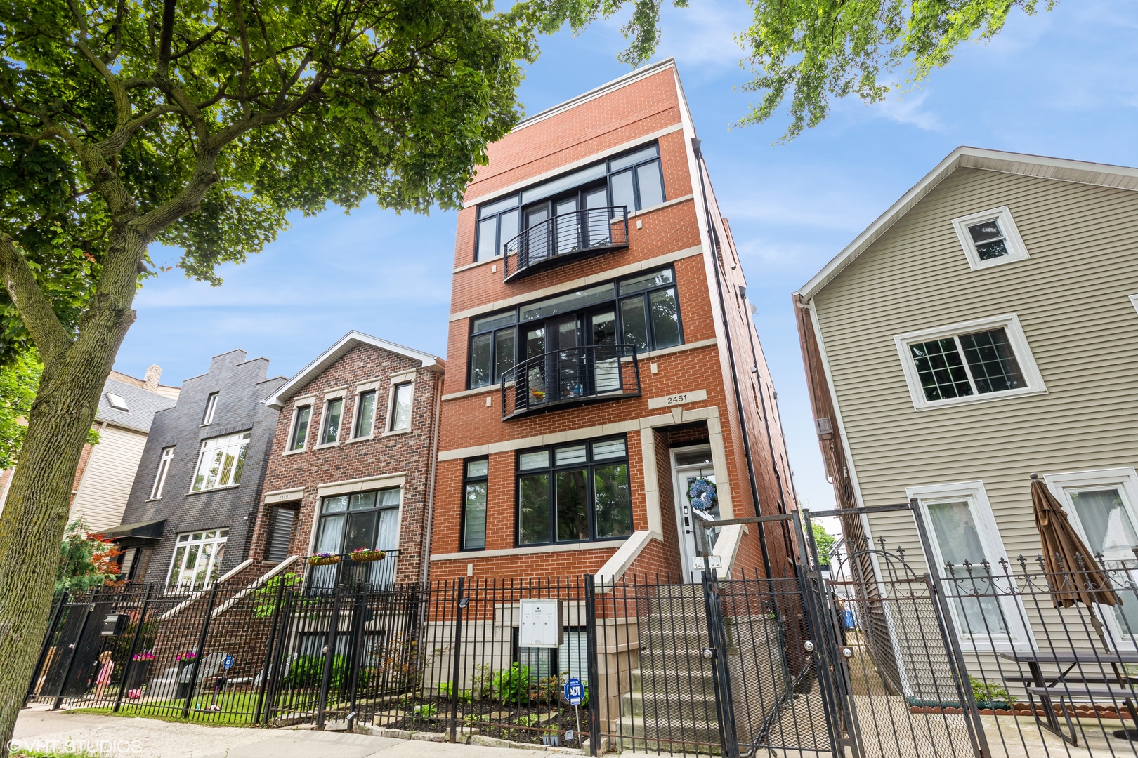 **Stunning 2 Bed / 2.5 Bath Penthouse with Private Rooftop Deck in Logan Square**  Spacious split-level penthouse in the heart of Logan Square, featuring 2 bedrooms, 2.5 bathrooms, and a private rooftop deck with panoramic skyline views. The open-concept main living area includes cherry hardwood floors throughout, gas fireplace, plenty of windows for excellent natural light, and even a Juliette balcony.  The chef's kitchen is equipped with granite countertops, stainless steel appliances, an island with range and microwave hood, as well as a breakfast bar - perfect for entertaining. The primary suite features a private patio, walk-in closet, dual vanity sinks, jacuzzi tub, and separate shower.  Additional highlights include in-unit laundry, generous storage space, and one covered parking spot. Located just a half block from the Blue Line, 606 Trail, Starbucks, and easily within walking distance to some of the best dining, bars, and shopping that Logan Square has to offer!