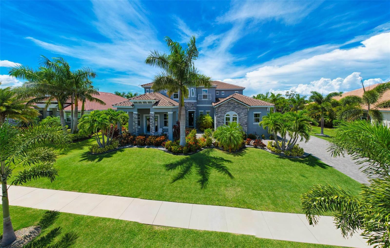 832 Manns Harbor Drive