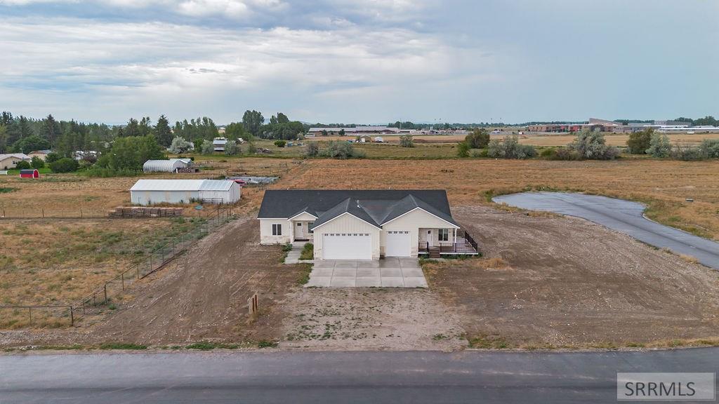 3811 E 228 N
