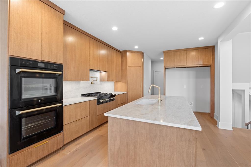 4 Broken Arrow Court