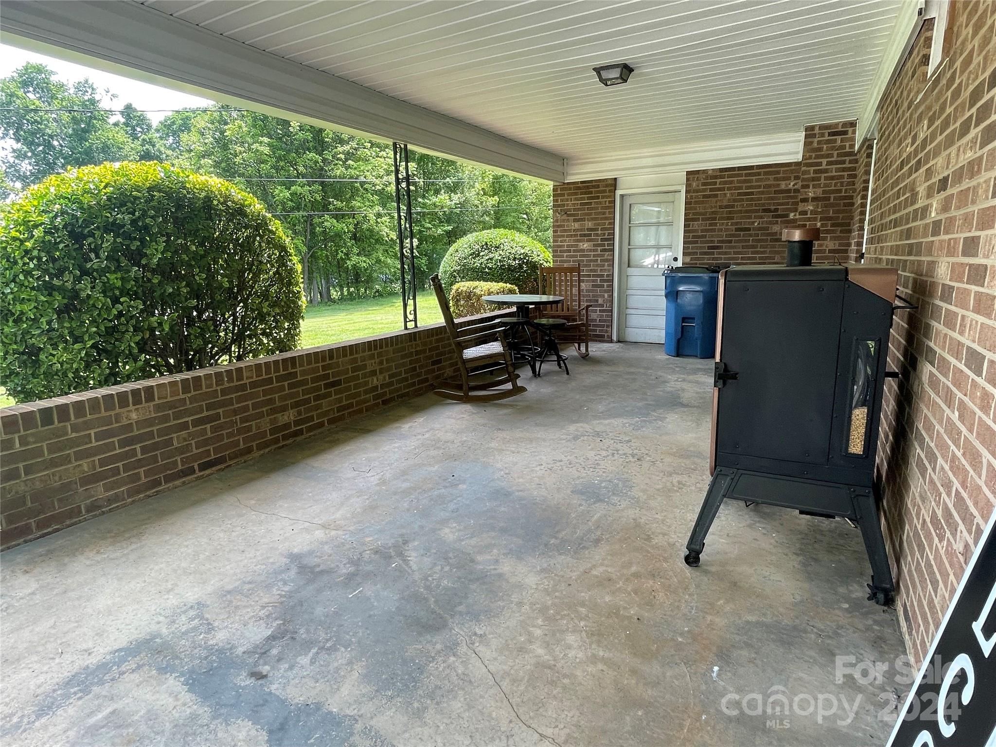 2579 Andrews Circle
