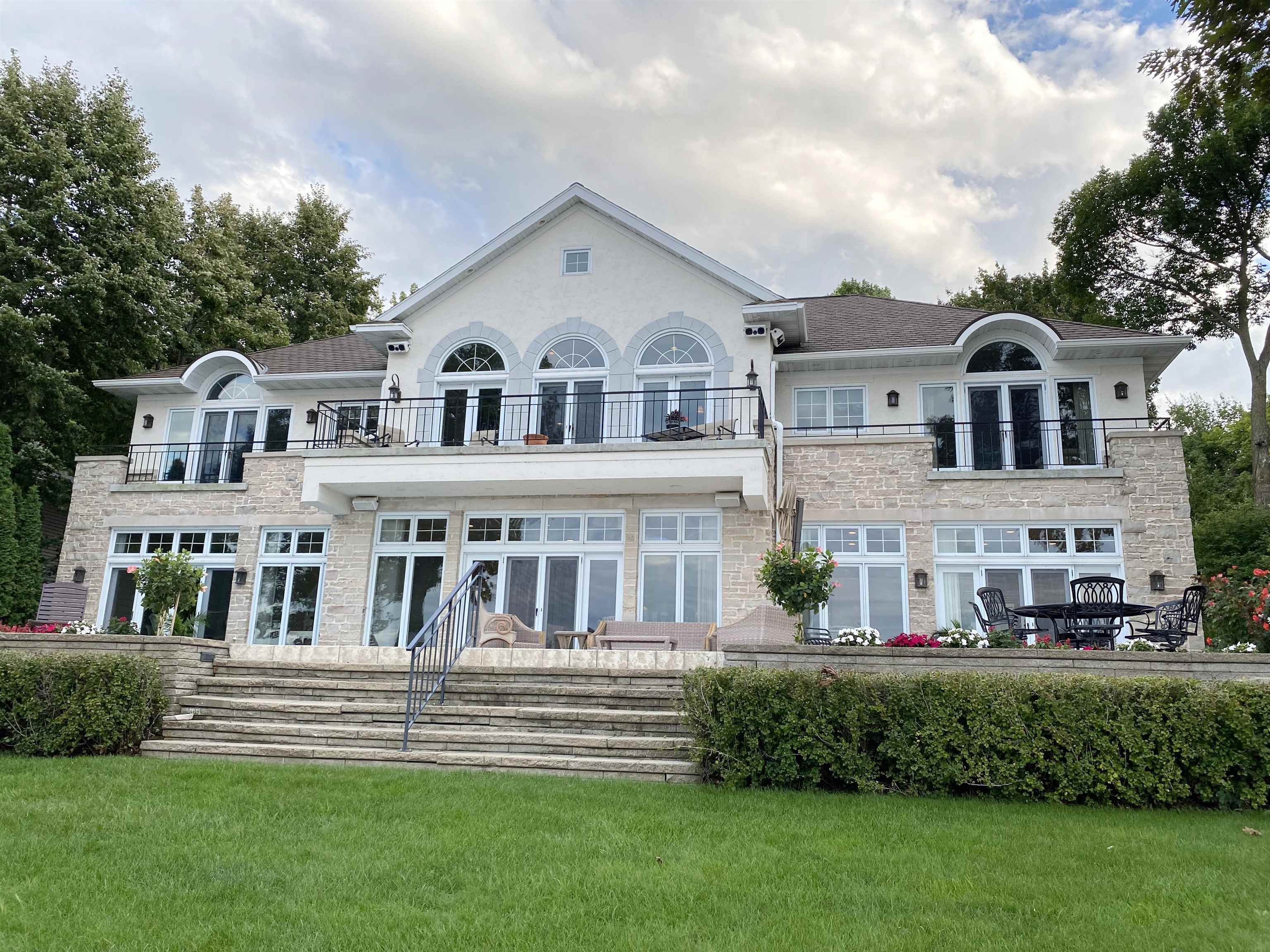 5873 N SHORE ACRES Road