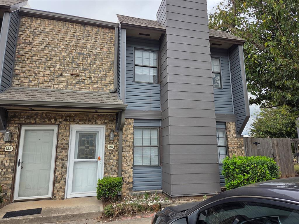 Year-end Move-in Celebration Special Rate! Don't miss this limited-time offer! This updated two-bedroom condo on the east side of Norman near OU is move-in ready, featuring new paint, a spacious in-unit laundry room with washer and dryer, and an office. No pets allowed.