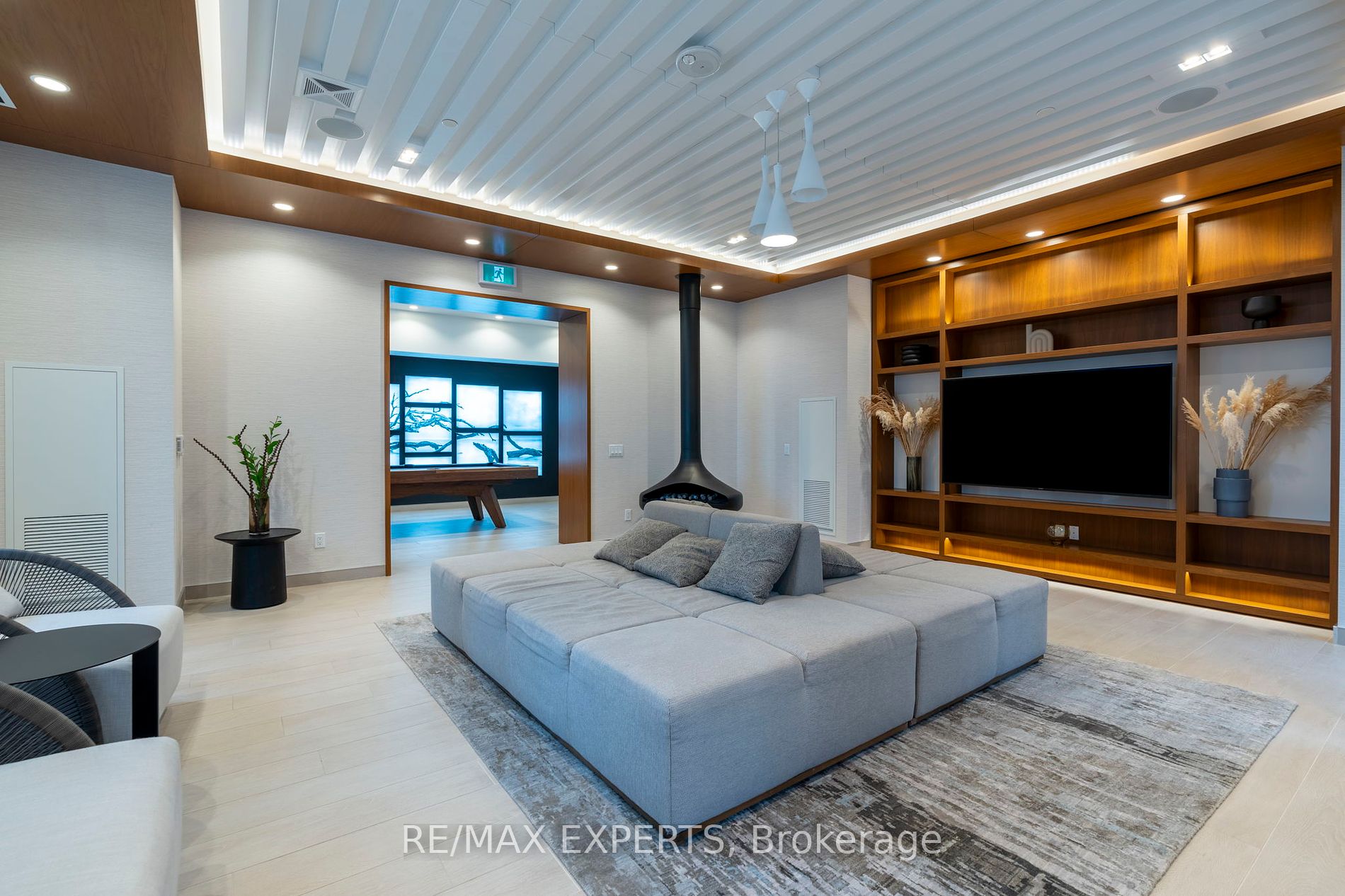 70 Annie Craig Dr 1609