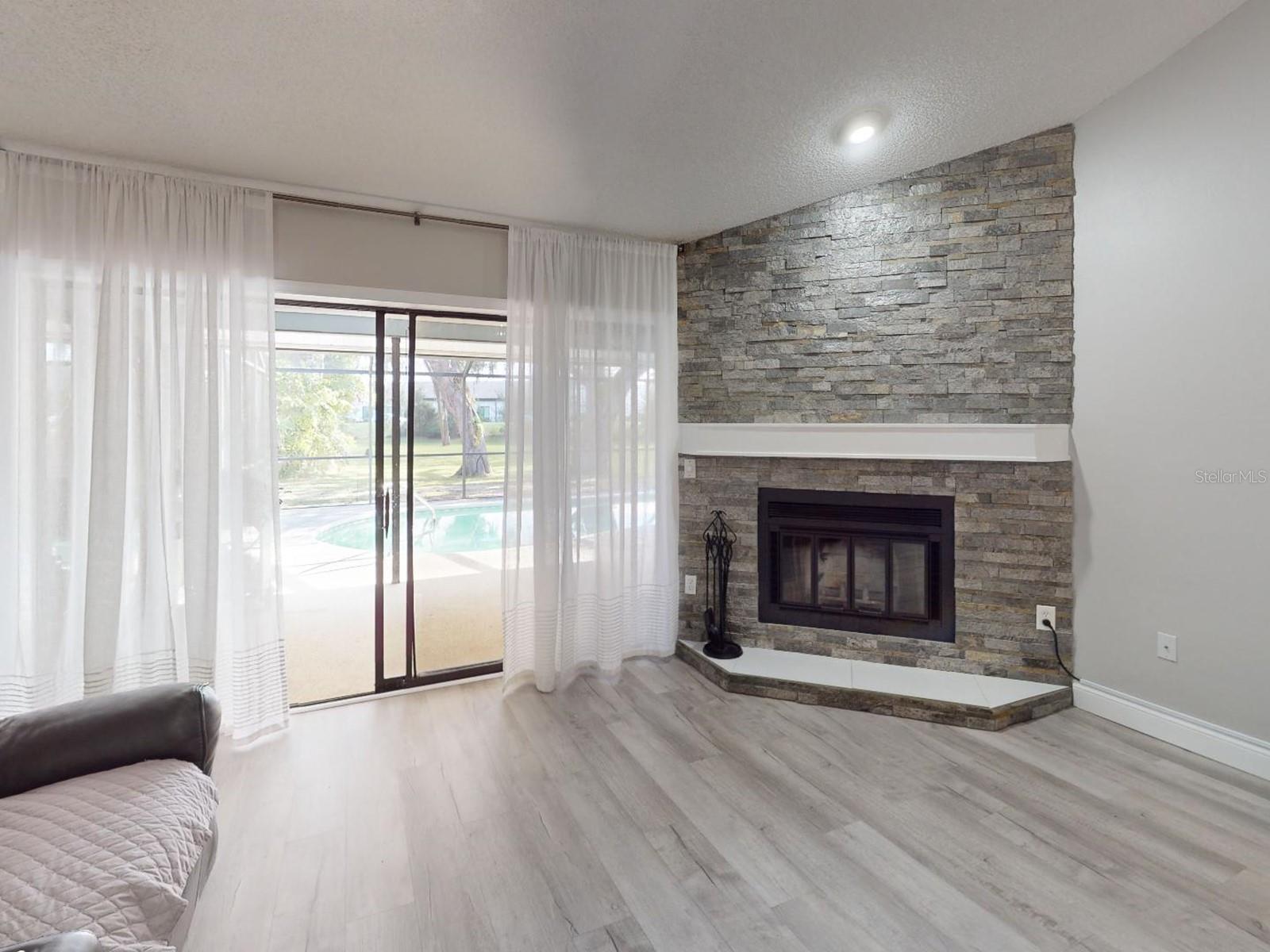 6029 Ravenwood Drive