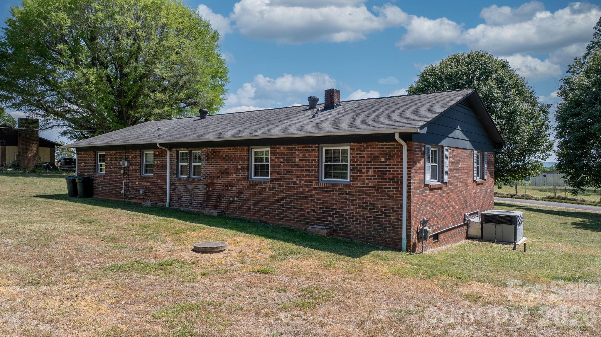 1109 Windsong Circle