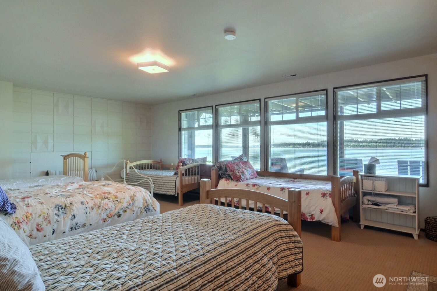 7504 Crescent Beach Road NW