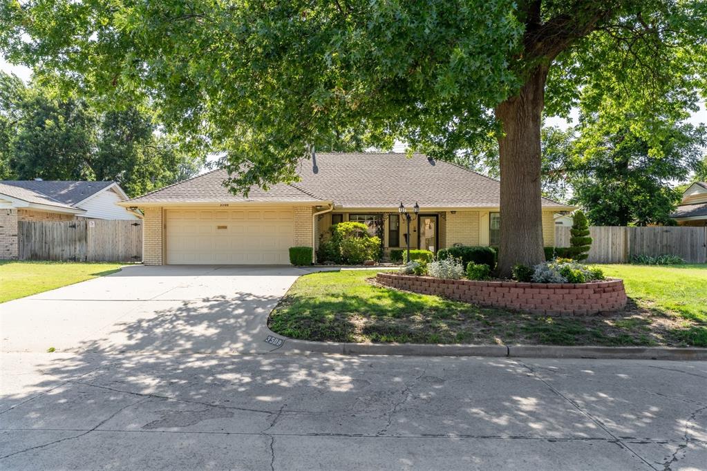 Great location on this 3bed/2bath/2car, one owner home in Beautiful Windsor Hills. Wait until you see this extended back yard with Workshop, Sunroom, Screened in porch and Green House! Bright open kitchen with wood cabinetry and large walk in pantry. Brand new carpet and good sized bedrooms. This one won't last long, make your appointment today!