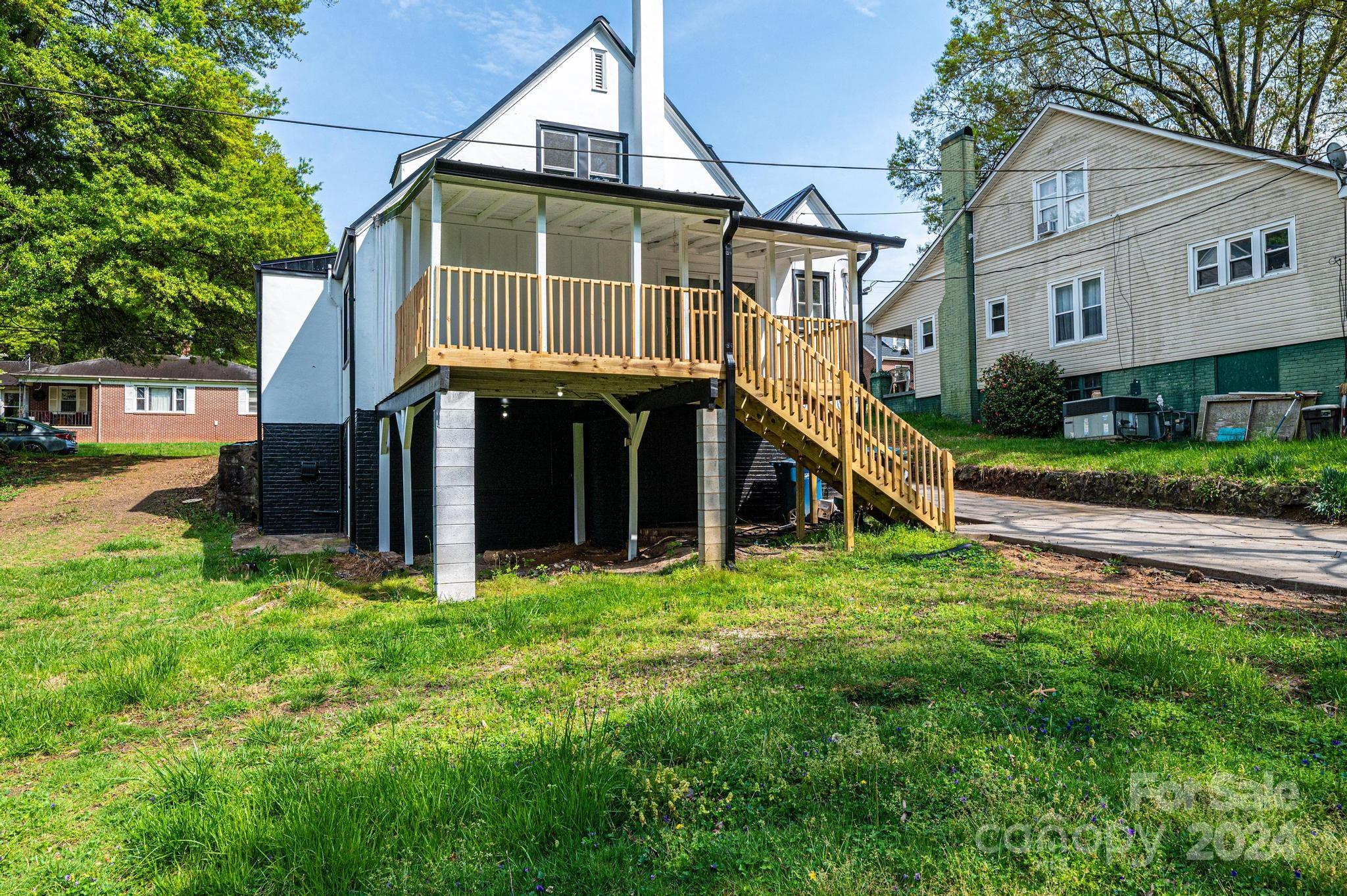 332 2nd Street Place SE