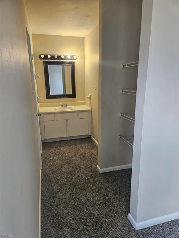 900 Meadowburm Circle