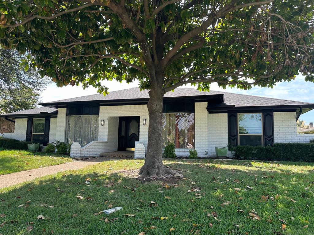 Welcome to this fully renovated gem, new paint, perfectly situated in a desirable neighborhood just steps from a beautiful park and a top-rated  school. This spacious 4-bedroom, 3-bathroom home blends modern upgrades with thoughtful design, offering comfort and style for today’s busy lifestyle.
The home features a smart layout with a Jack and Jill bathroom connecting two bedrooms—ideal for family living or guests. The master suite boasts a luxurious en-suite bathroom with dual sinks, creating a perfect private retreat.
Enjoy peace of mind with a one year old-new roof, and appreciate the attention to detail throughout the complete renovation, including updated flooring and stylish fixtures.
Whether you’re entertaining in the open living spaces or relaxing in one of the well-appointed bedrooms, this home checks every box. Move-in ready and made for modern living—don’t miss your chance to own this incredible property!