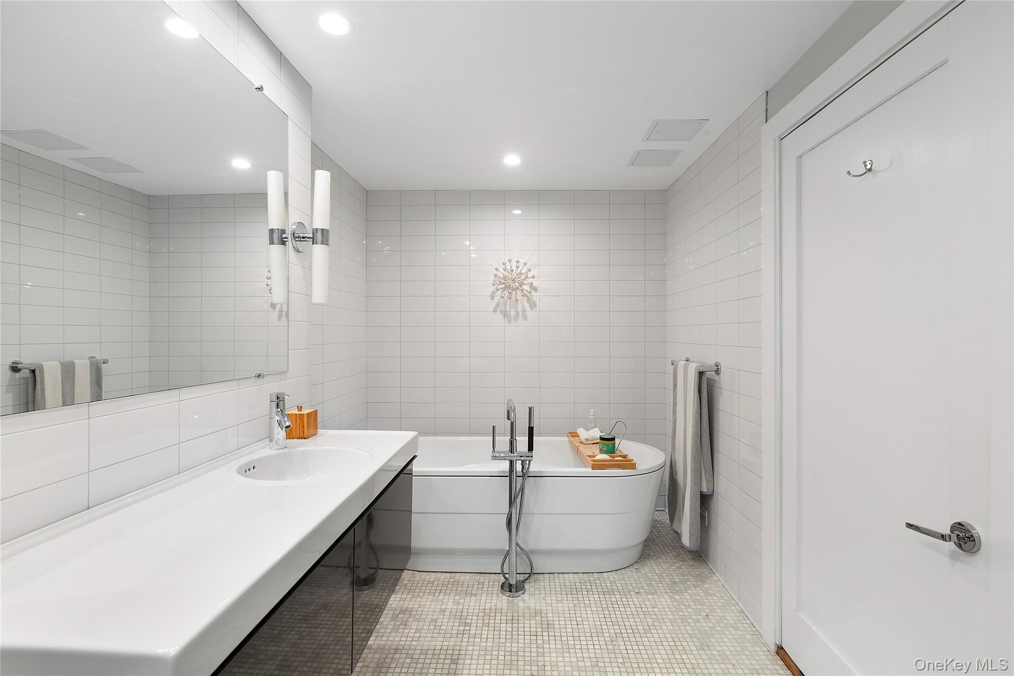 68 Three Mi Hbr Hog Crk Highway