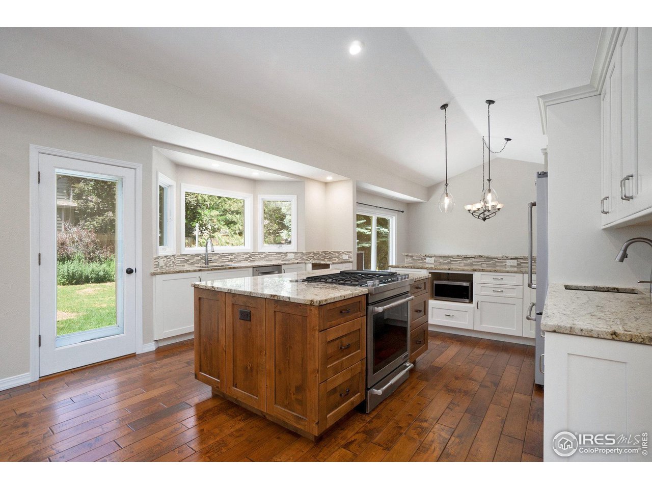3000 Lisette Ct