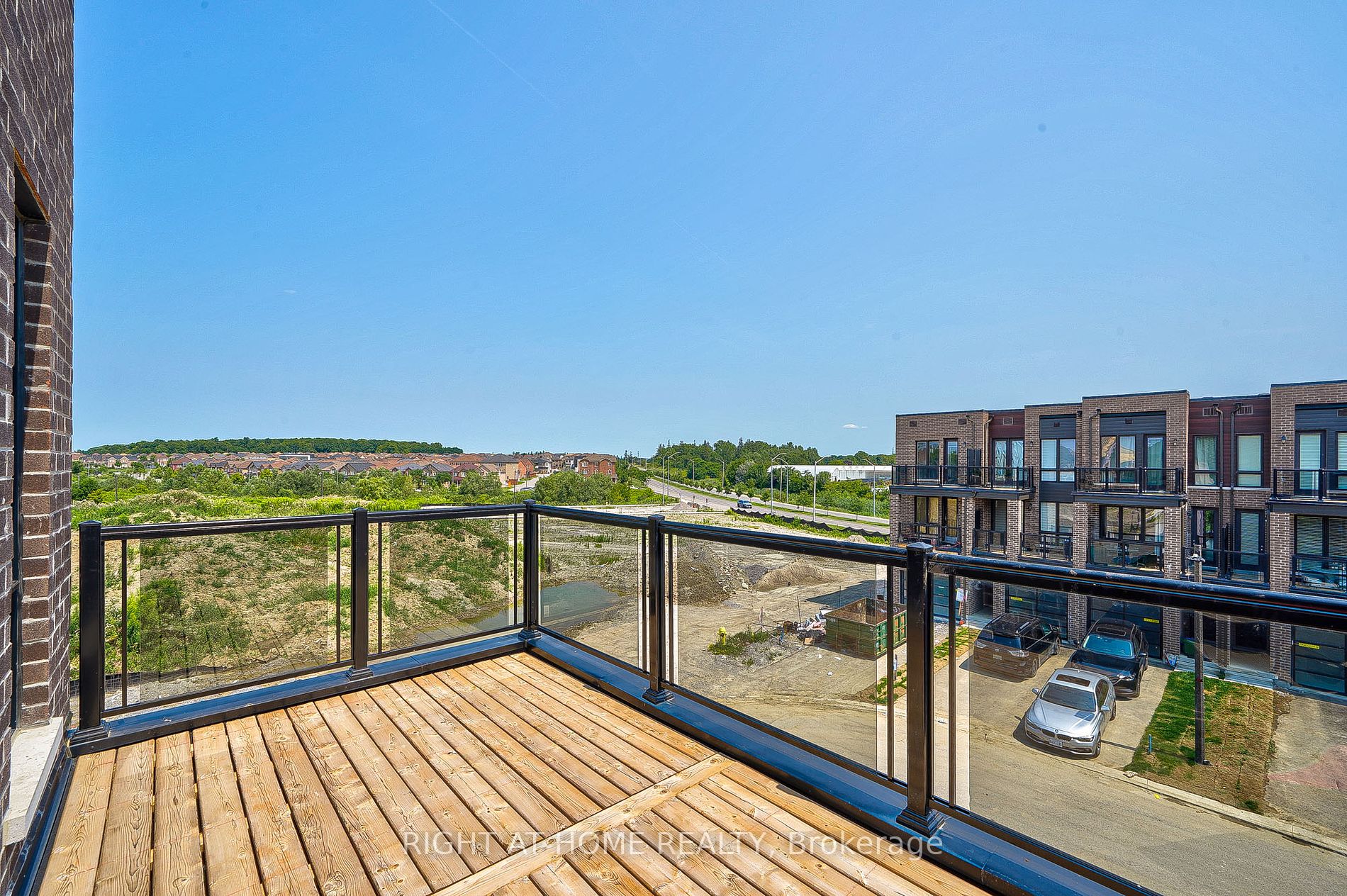 121 Stauffer Cres