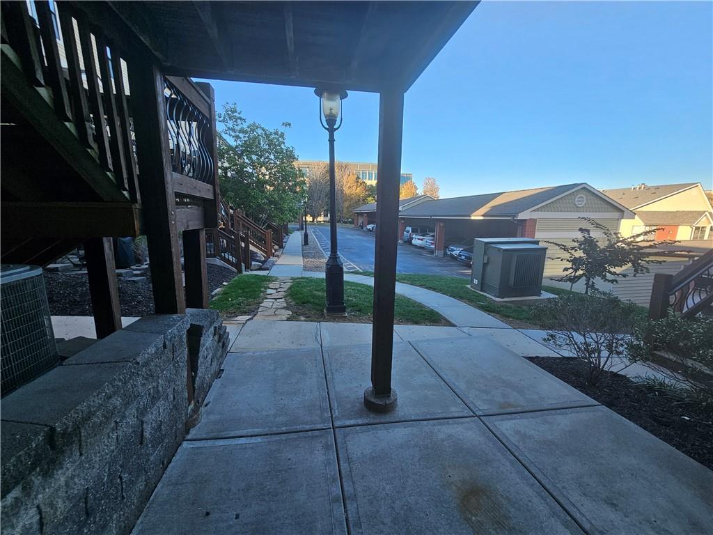 530 W 10th Street 530