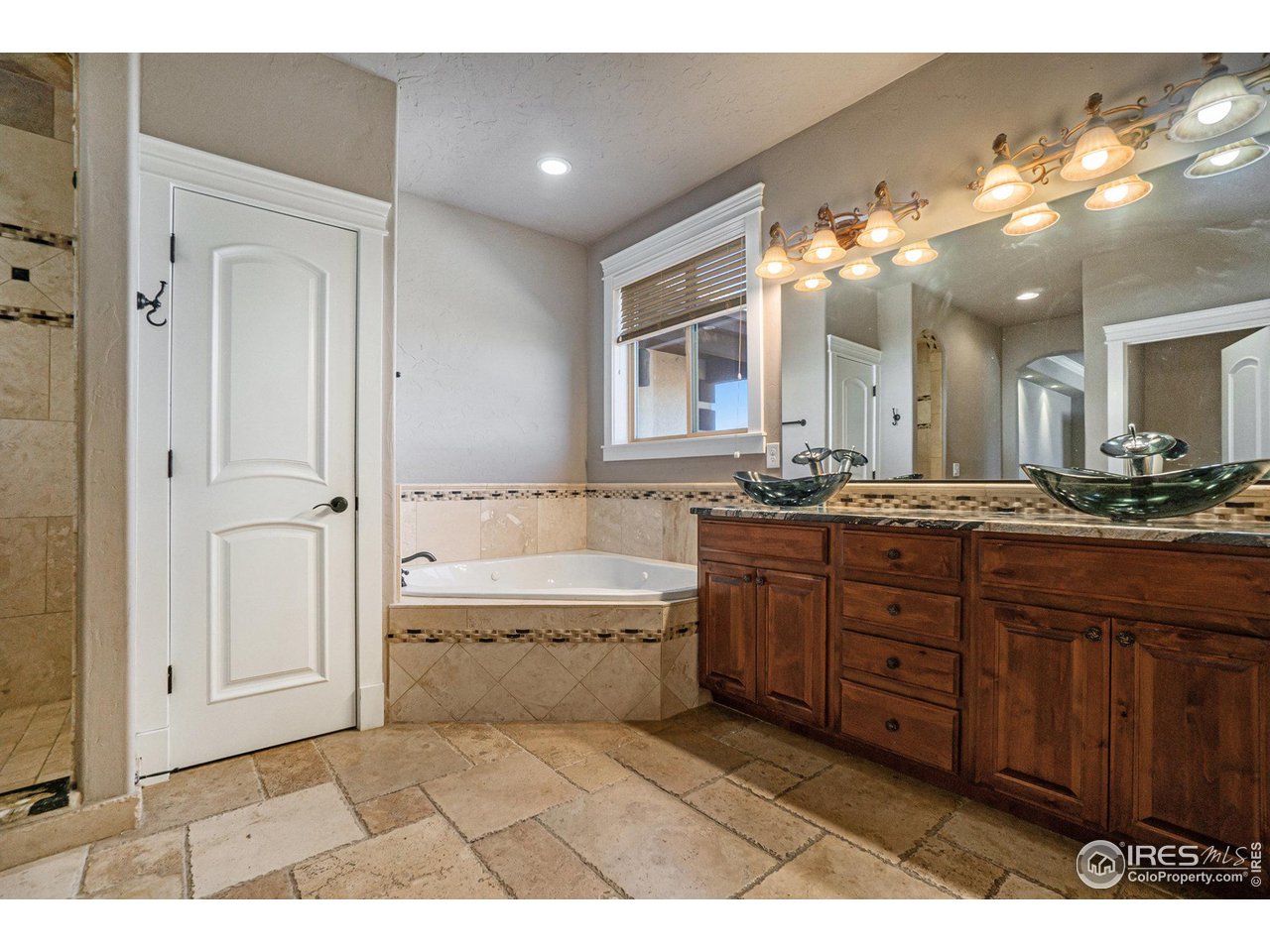 8734 Longs Peak Cir
