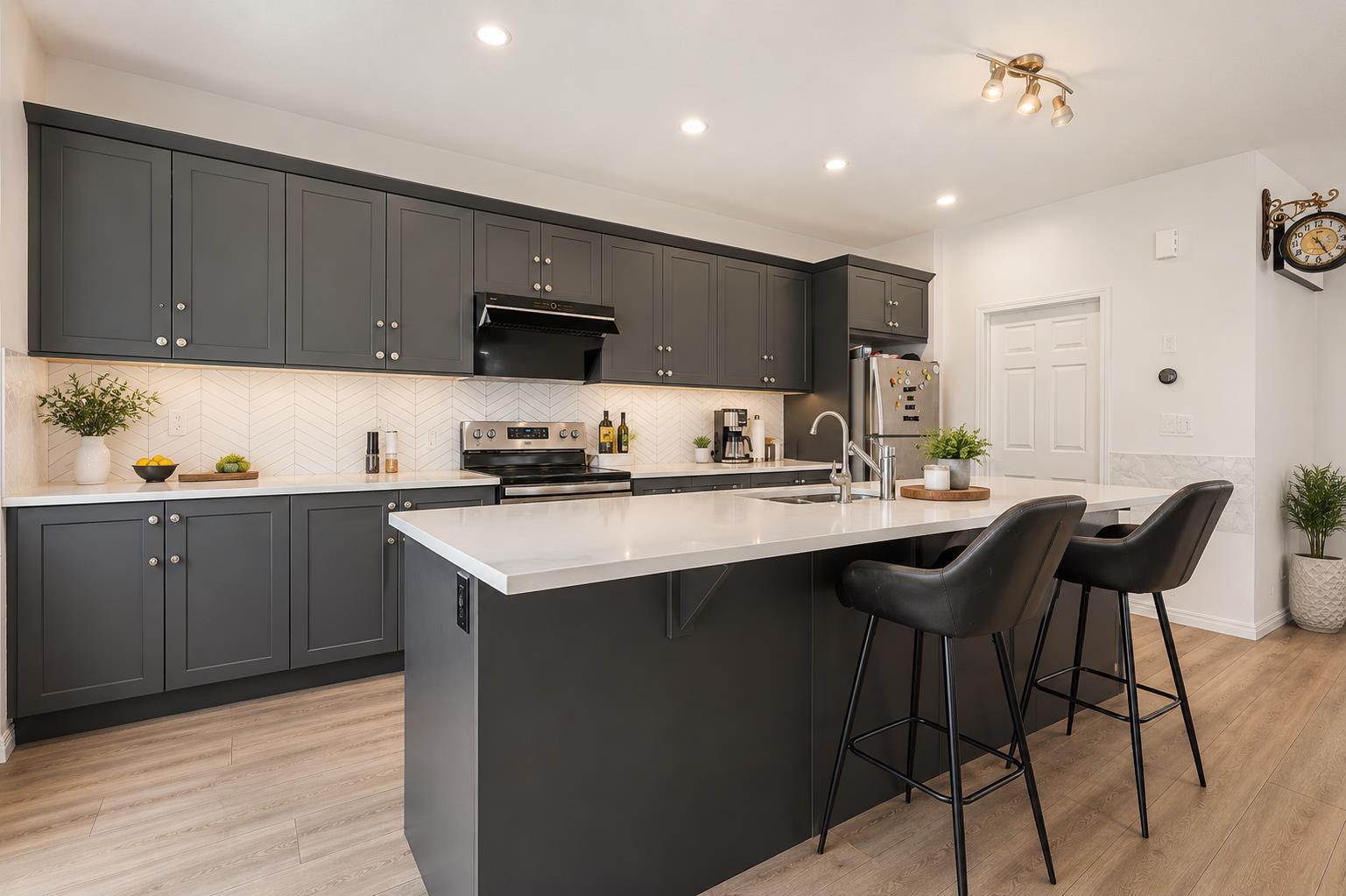 63 Carrington Manor NW