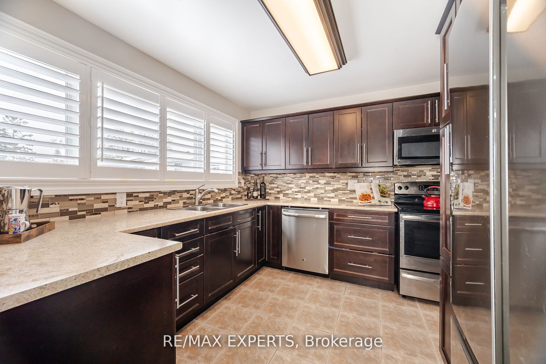 9 Grand River Crt