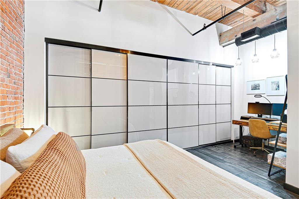 306 W 7th Street 302