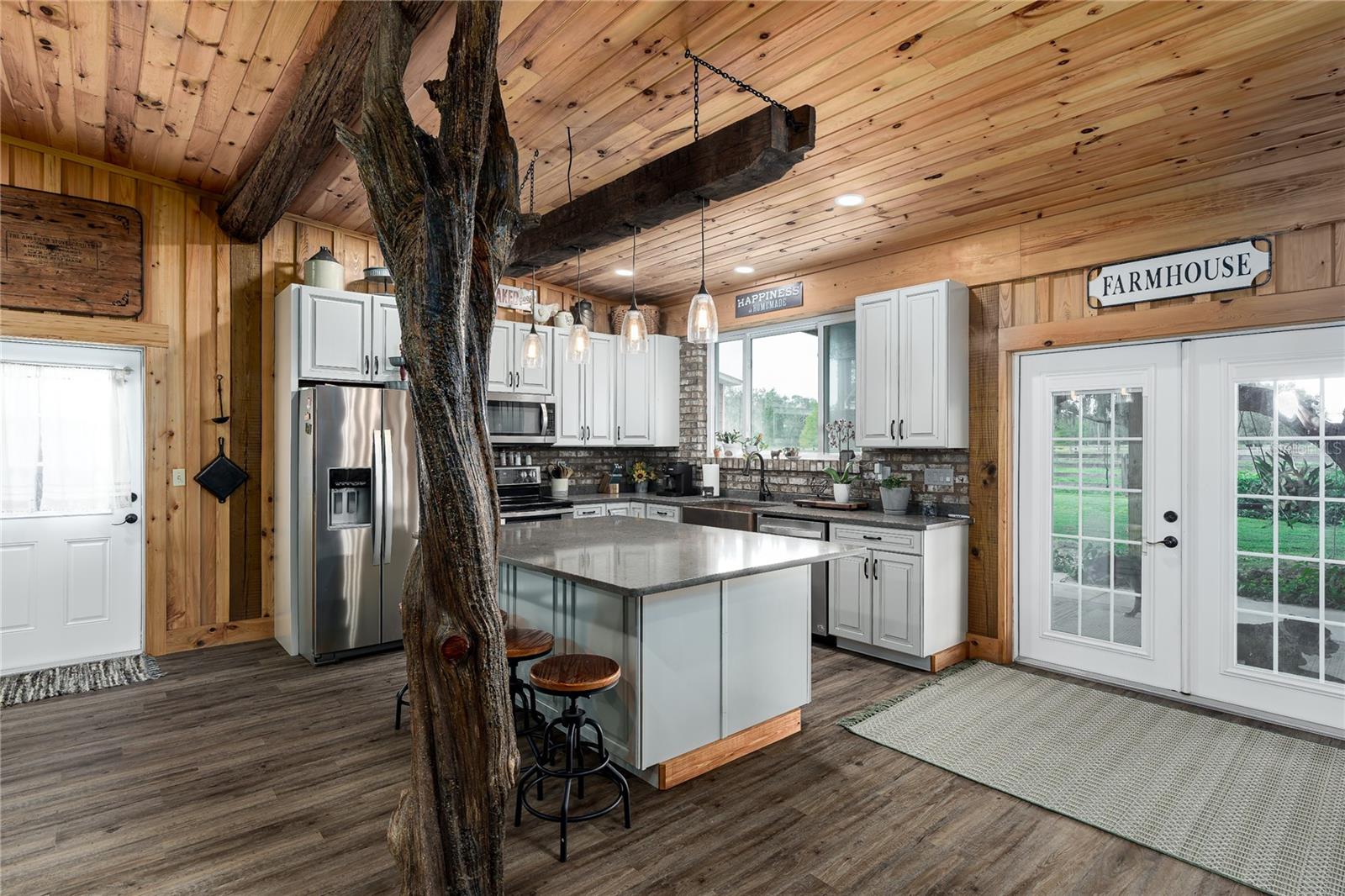 1126 & 1144 County Road 665