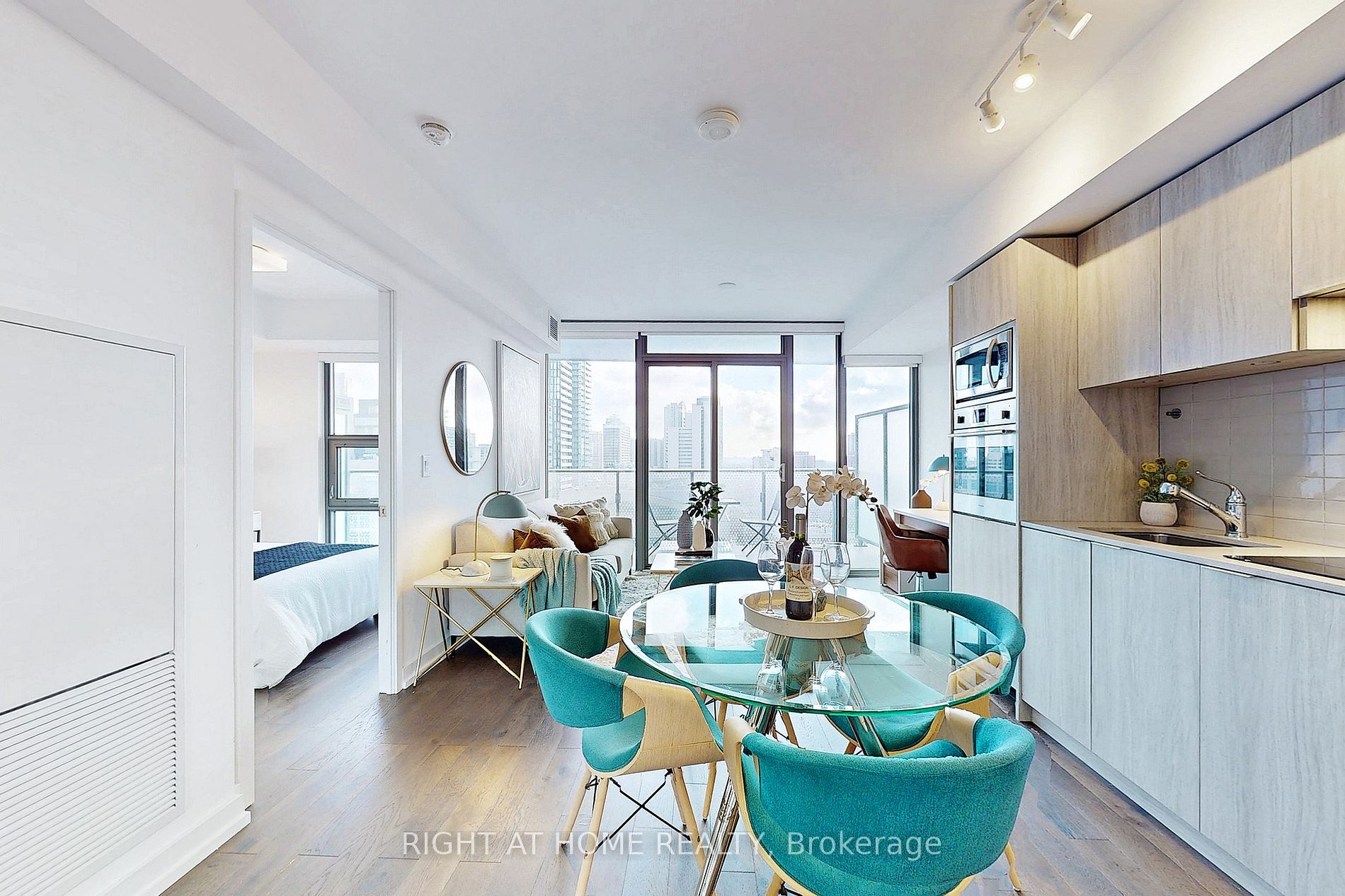 11 W Wellesley St 1301