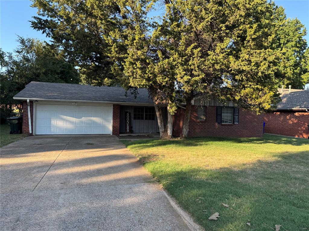 This home offers 3 bedrooms, 1 1/2 baths, 1 living area, eating area in kitchen.  Enjoy the patio overlooking the large back yard. Home is located with easy access highway 9  to the South - OU campus about 2 miles East. Walking distance to Monroe Elementary.  New roof October 2025.