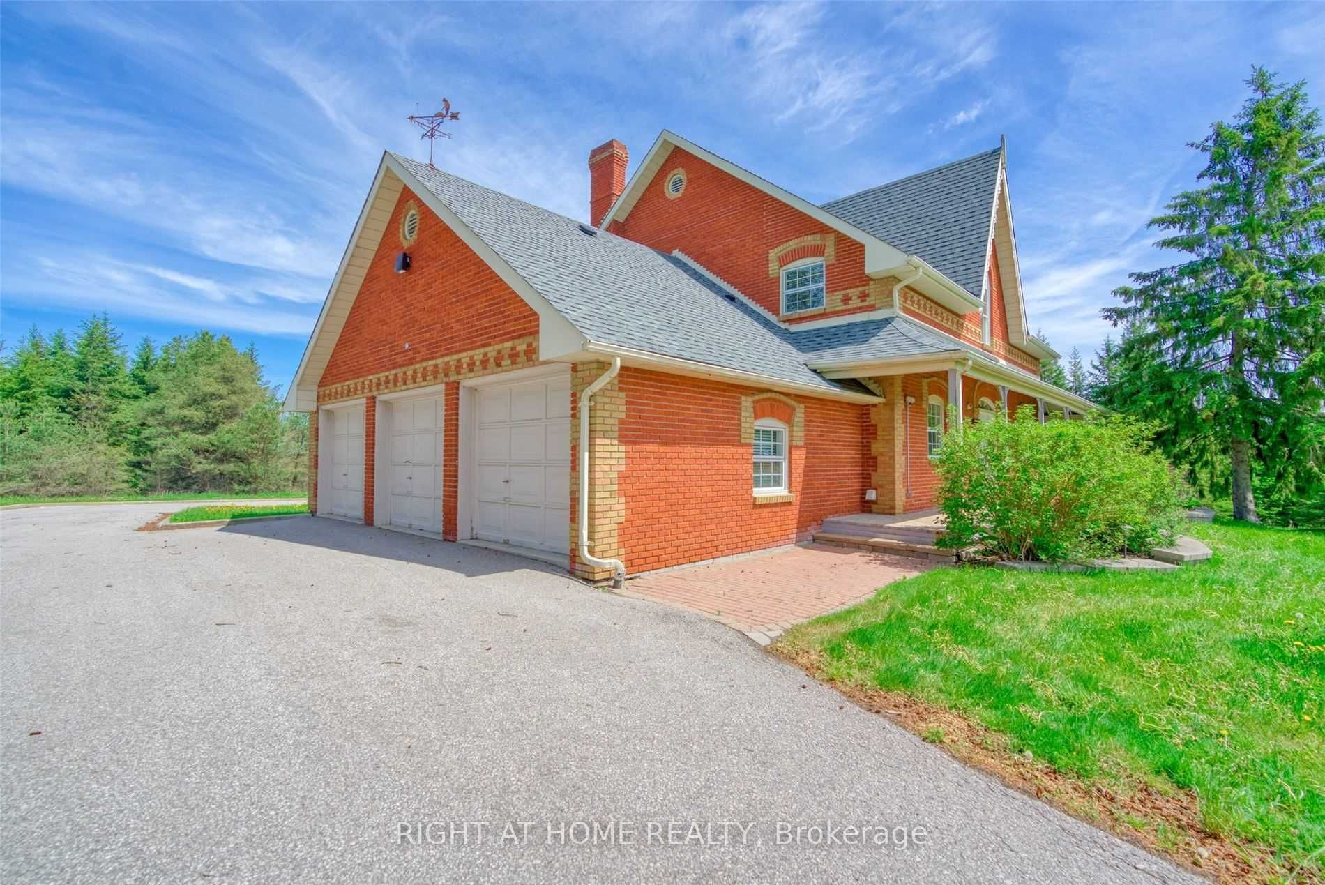 2768 Davis Dr
