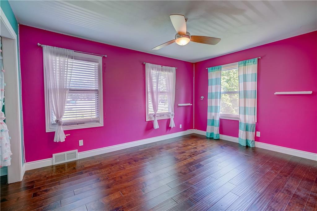 6830 NW Prairie View Road