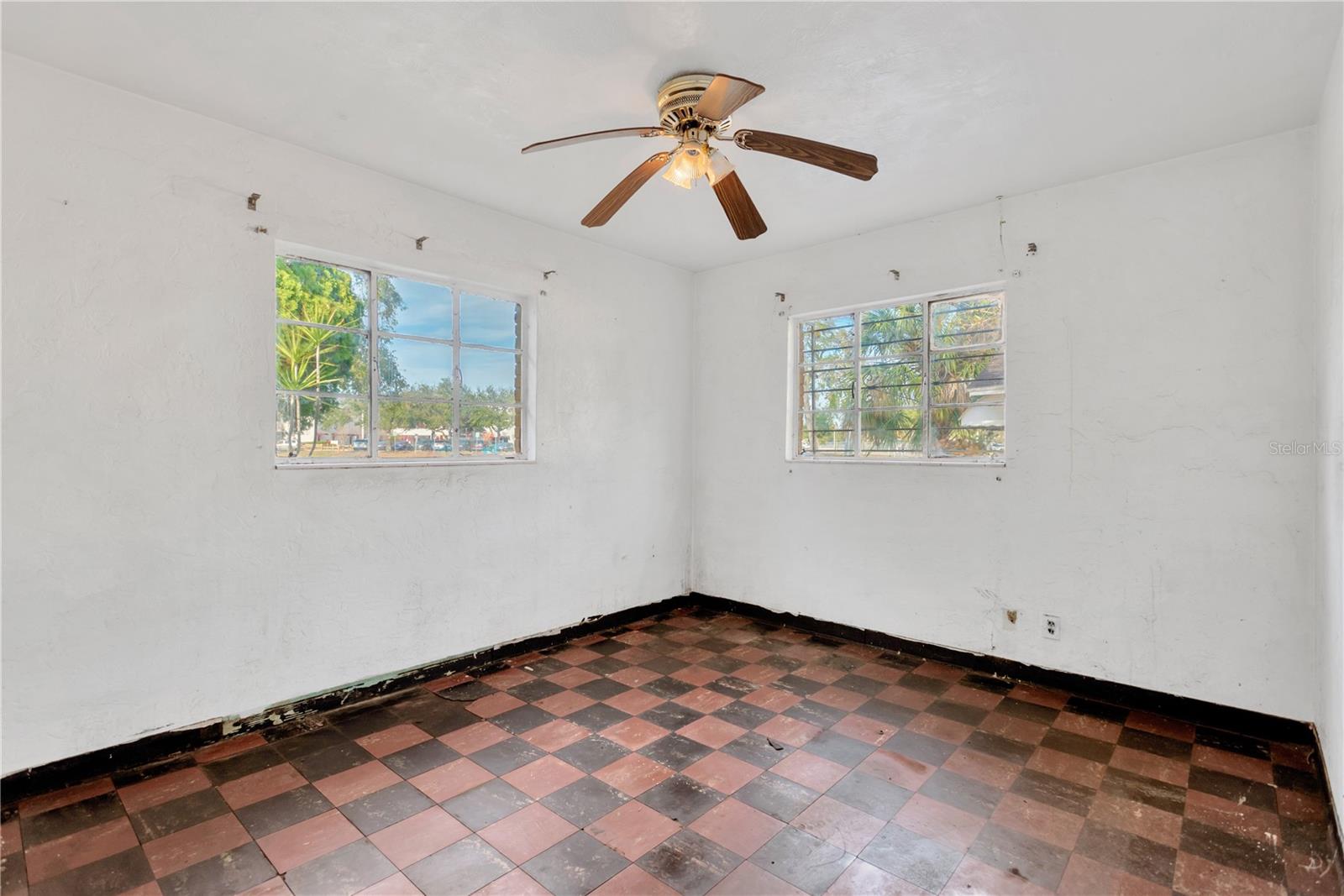 2303 E Osborne Avenue