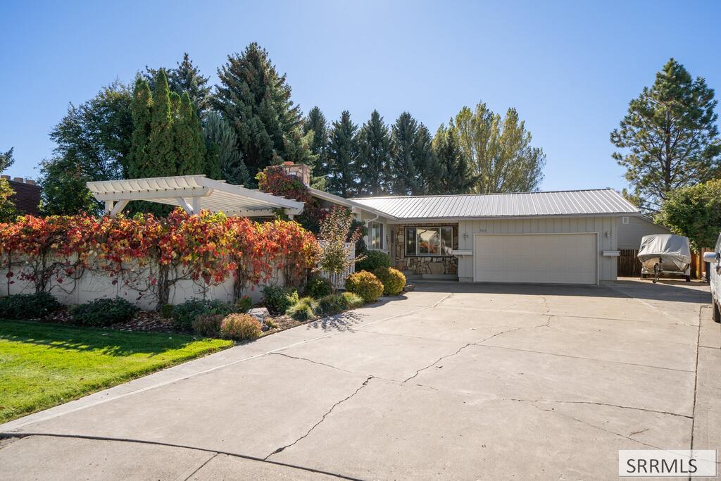 733 Hansen Avenue