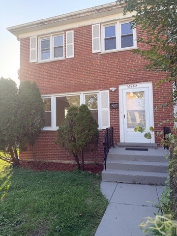 COMPLETE REMODLED MODERN STYLE BRIGHT AND SPACIOUS 3-BED, 1.5 BATH TOWNHOME, CORNER LOT AND GENEROUS PRIVATE YARD!! FULL, FINISHED, WALK-OUT BASEMENT WITH SEPARATE LAUNDRY SPACE. 1 PARKING SPACE INCLUDED. NO HOA..CLOSE TO EVERYTHING