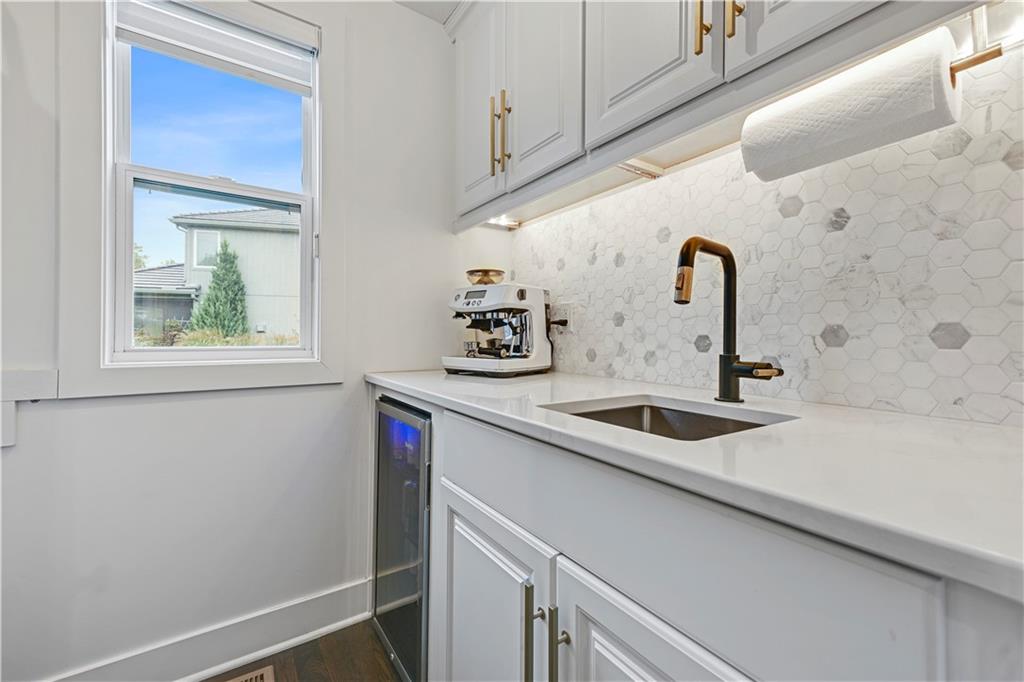 6119 NW 104th Terrace