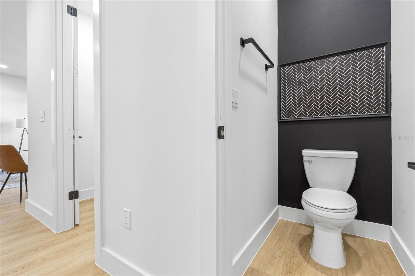 101 W Warren Avenue 1