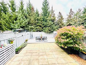 271 Thompson Rd