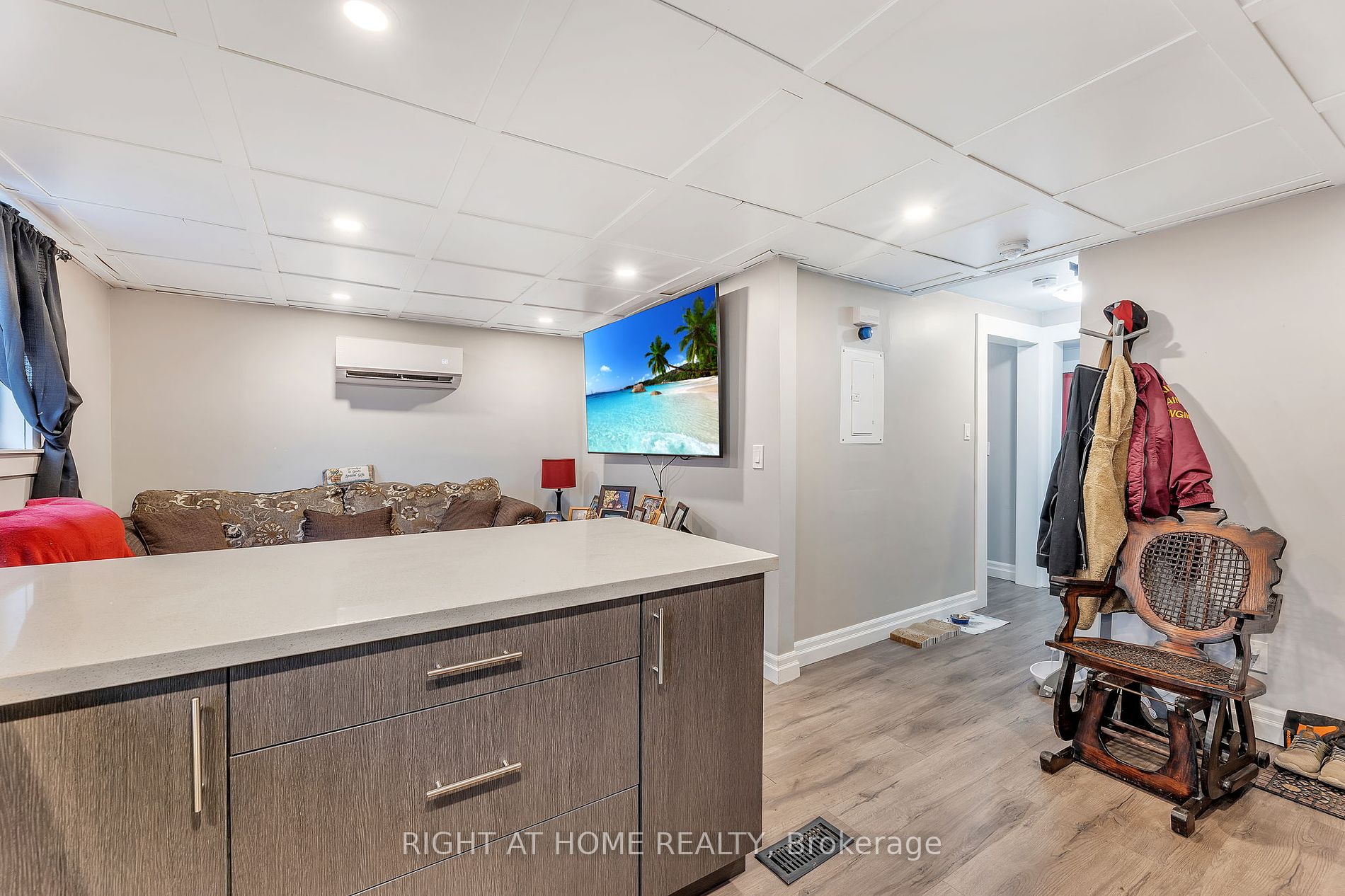 100 Cromwell Ave 2