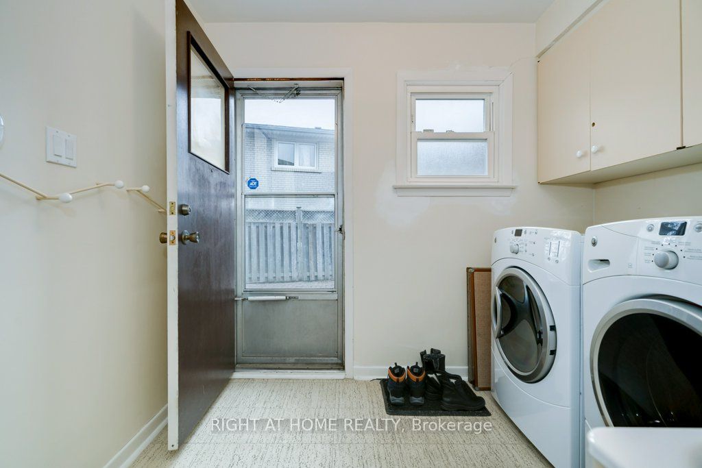 7 Sandbourne Cres