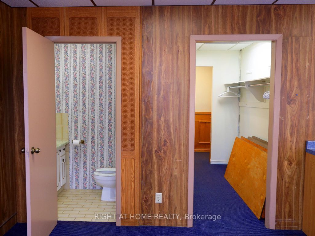 10 Harlech Crt 1